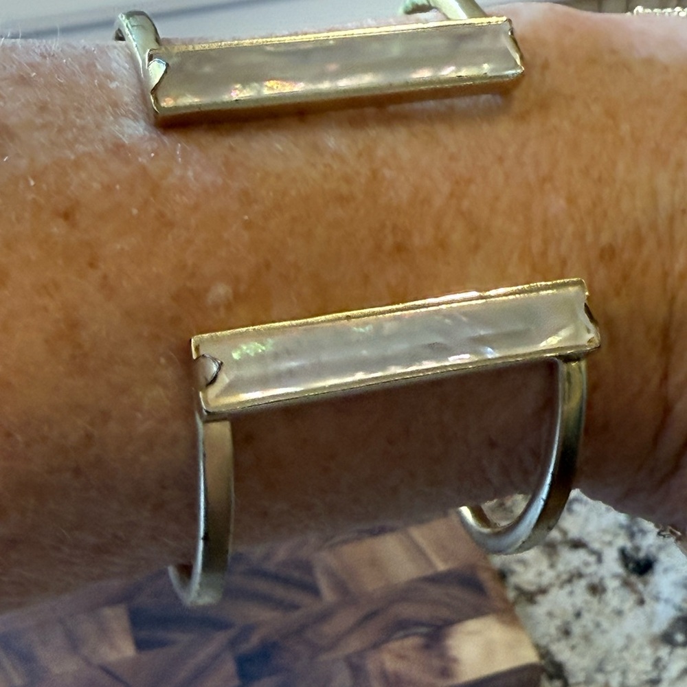 KENDRA SCOTT Gold Tone Mother of Pearl Cuff Bracelet Slip-On - Picture 4 of 4